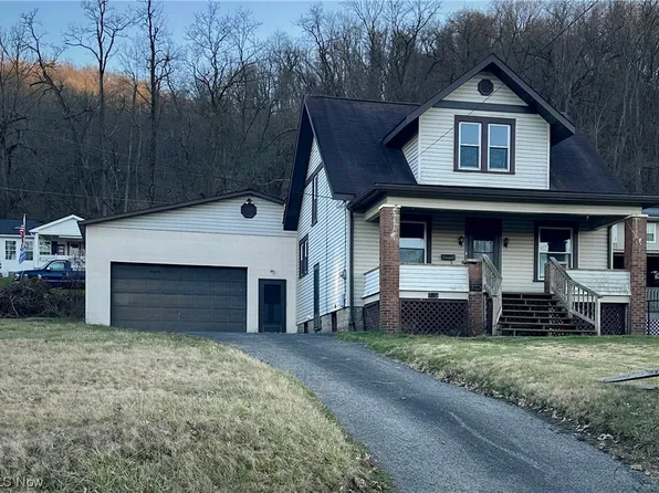 37 Fairview Rd, Chester, WV 26034