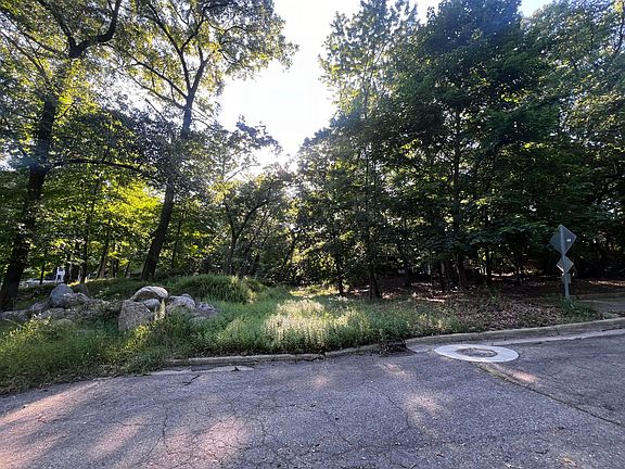 2nd image of 4211 Lakeside Dr