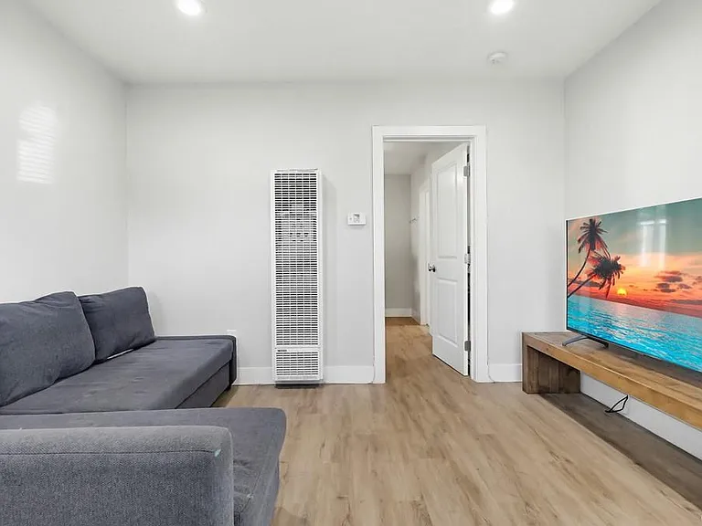 522 W Cherry St #522 — Photo 7