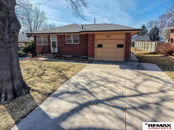 601 Skyway Rd, Lincoln, NE 68505