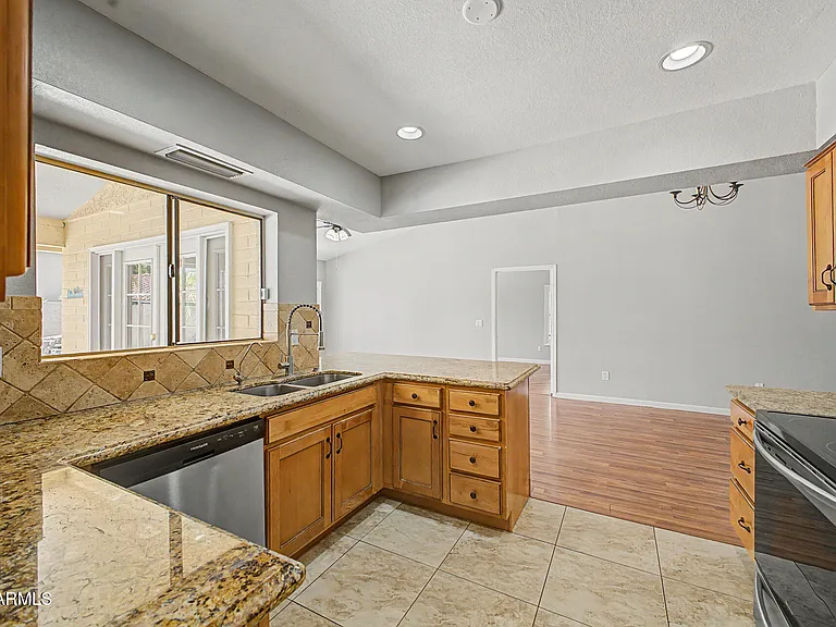 5731 E Marilyn Rd — Photo 12