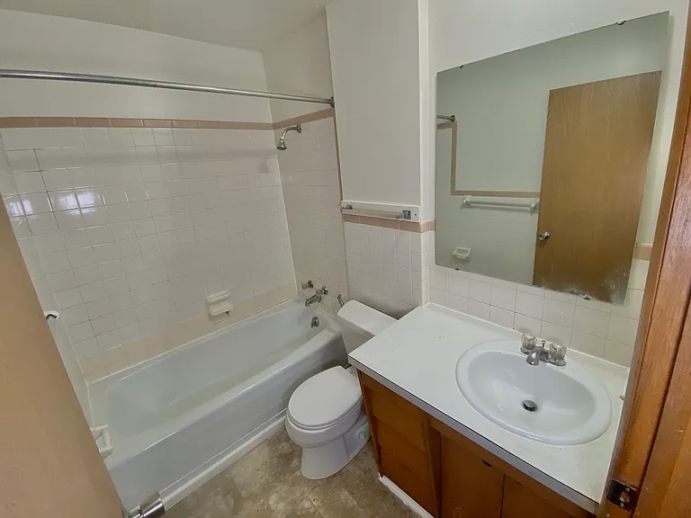 Oakcrest Street Apartments — Photo 10