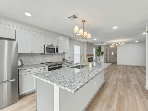211 Banner Ave, Leander, TX 78641