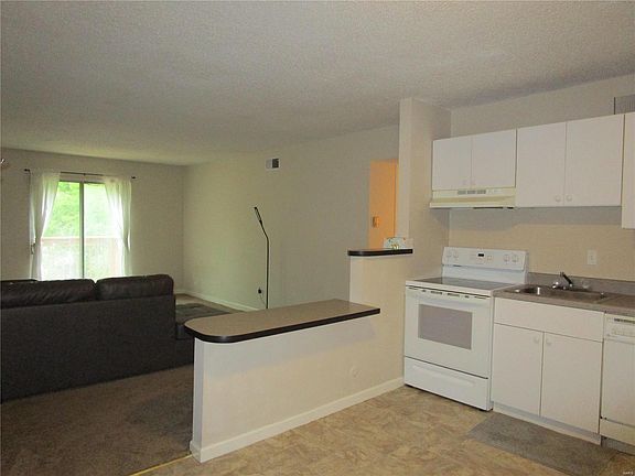4th image of 2789 Blackforest Dr APT D