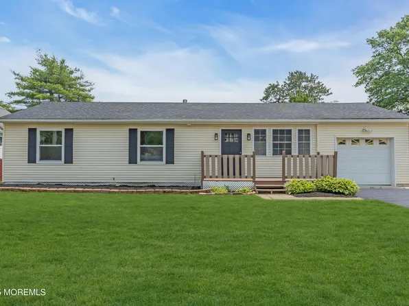 1037 Spray Avenue, Beachwood, NJ 08722