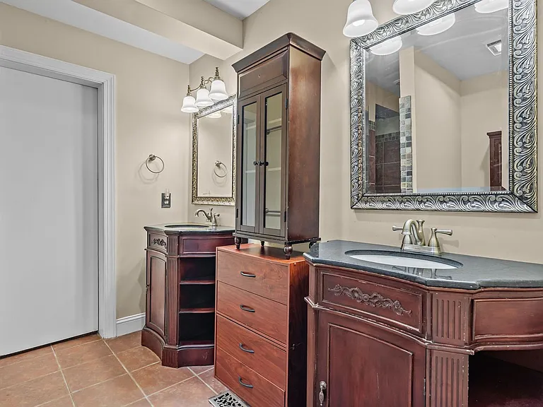835 N Ashe St — Photo 45
