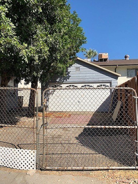 2nd image of 14550 San Fernando Mission Blvd