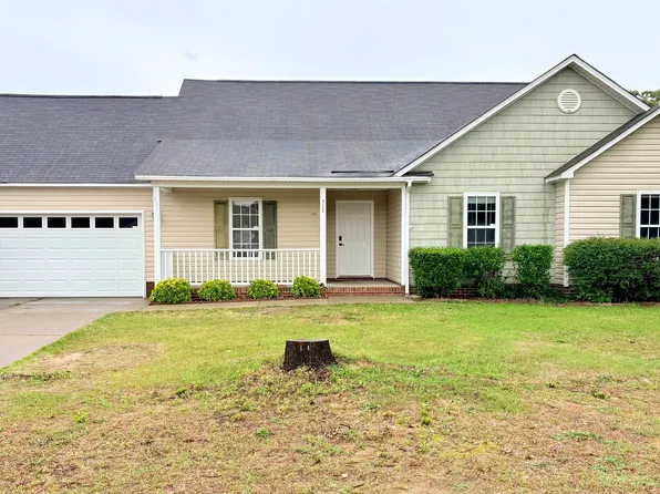 118 Eastfield Dr, Raeford, NC 28376