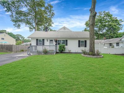 39 Midway Street, Patchogue, NY, 11772