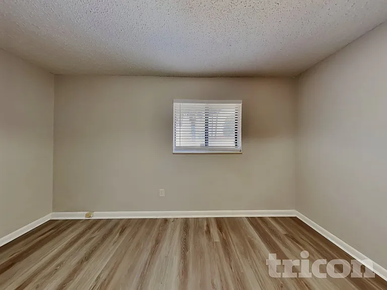 27 Princess Rose Dr — Photo 12