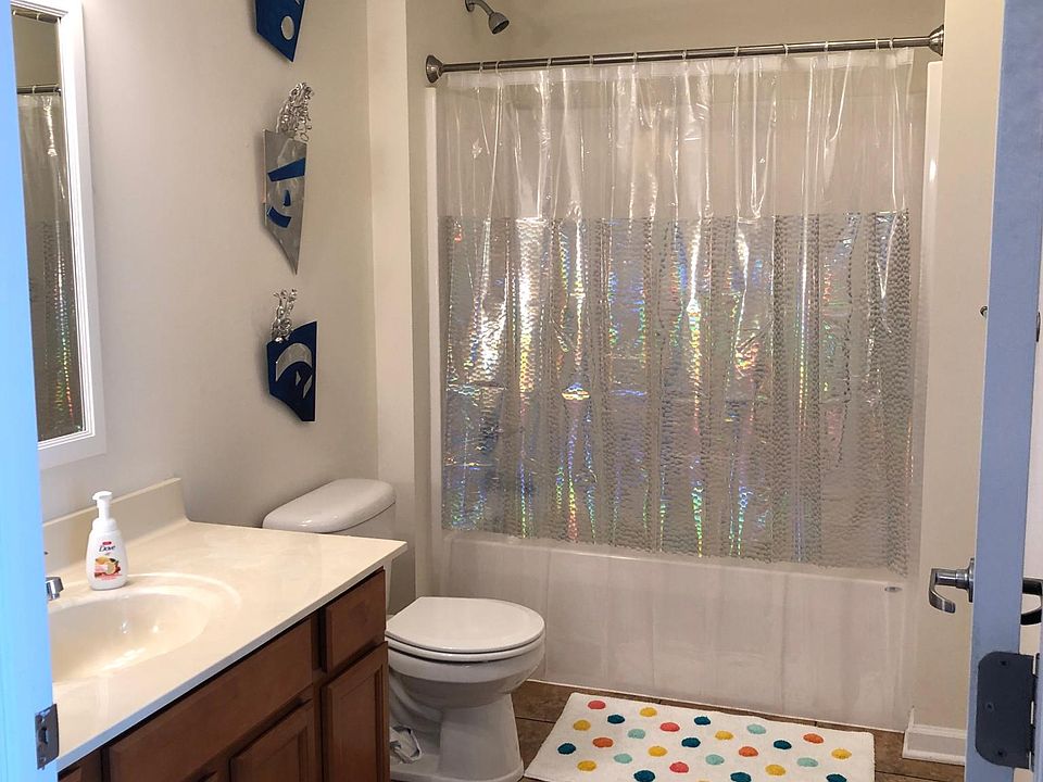 2nd image of 601 N Walnut St