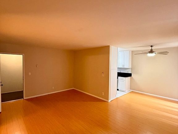 4th image of 11677-11683 Goshen Ave #11677-107