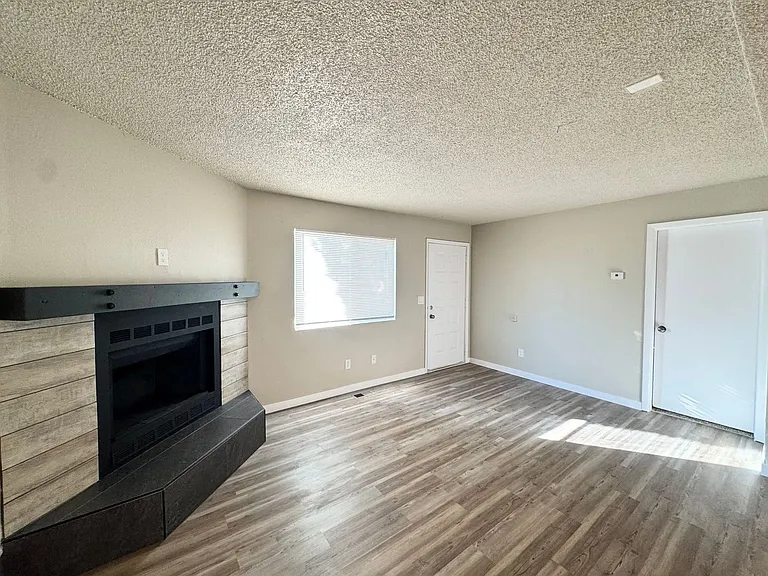 1011 Bennett Ave #1013-A — Photo 11