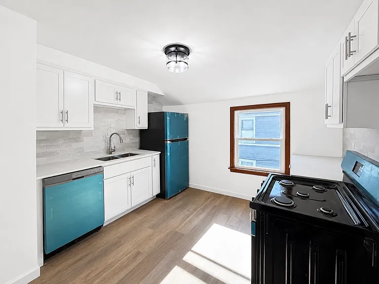 135 Kimberly Ave #1 — Photo 2