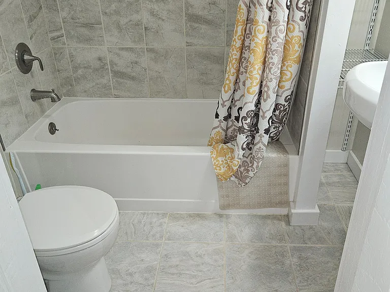 107 Grand Ave — Photo 16