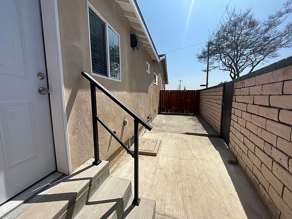 3rd image of 12403A Gradwell St
