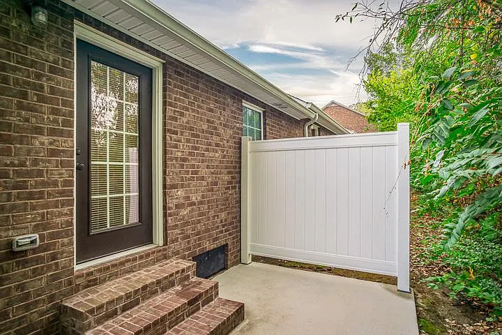 25 Myleigh Ave — Photo 15