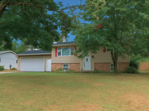 412 Charles St, Paw Paw, MI 49079