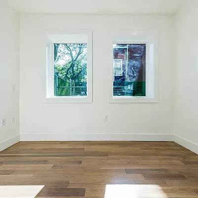 Rented by Nooklyn NYC LLC | media 103