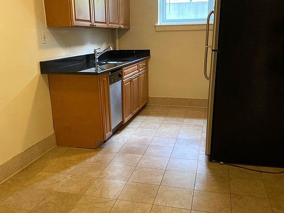2nd image of 312 Main St #312D