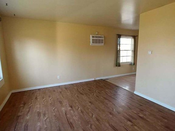 2nd image of 1805 Southwood Dr