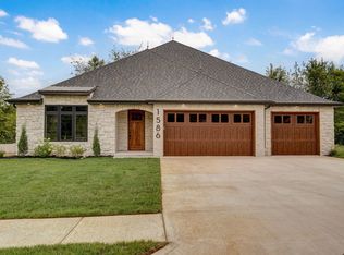 1586 E Cobblestone Dr, Ozark, MO 65721