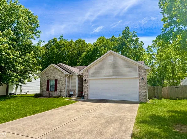 167 Hilltop Farms Blvd, New Whiteland, IN 46184