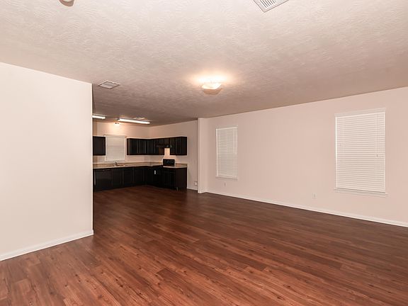 4th image of 6231 Brenwood Cir