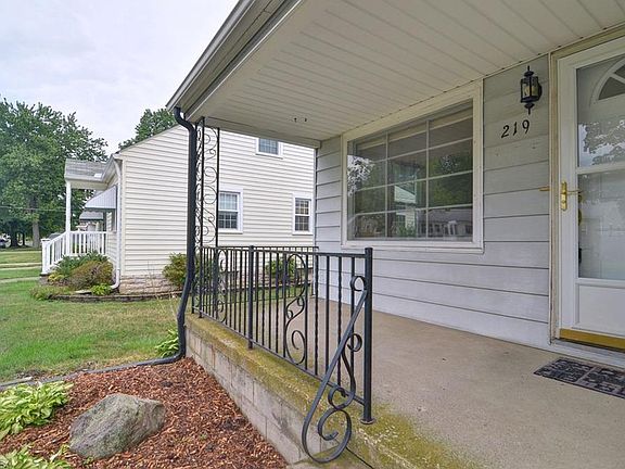 3rd image of 219 Bellfield Ave