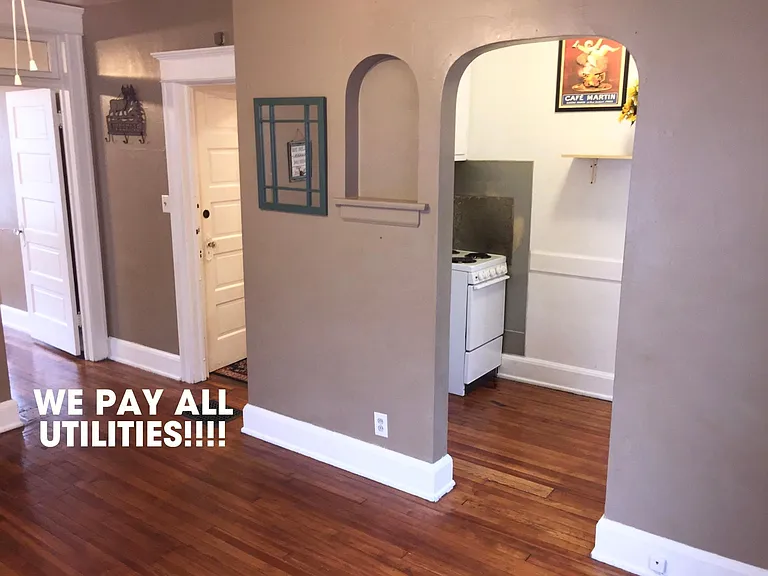908 Columbia Ave #4 — Photo 1