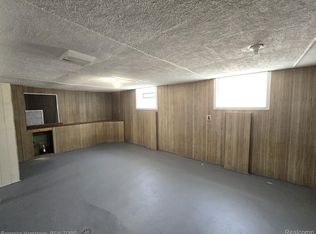571 W Saratoga St, Ferndale, MI