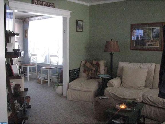 3rd image of 438 Wood St