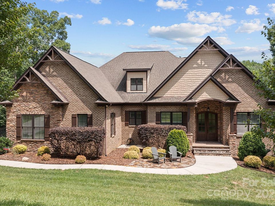 1st image of 132 Montclair Dr