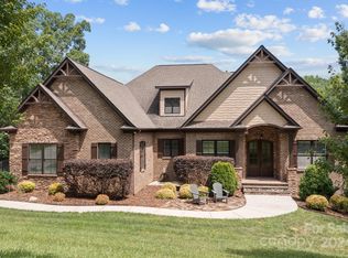 132 Montclair Dr, Mooresville, NC 28117