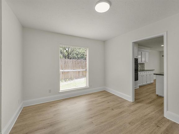 3rd image of 6206 Jamestown Colony Dr