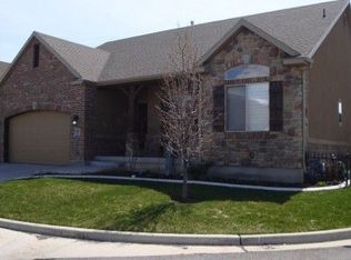 131 W Village Square Rd, Centerville, UT 84014