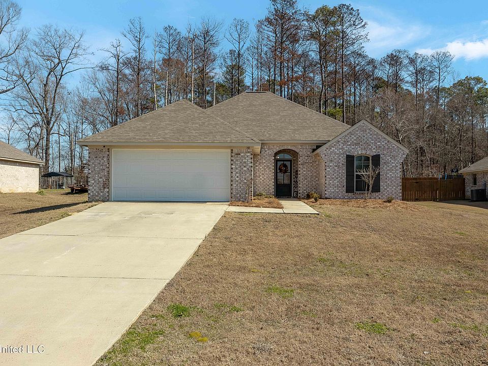 1st image of 148 Cedar Green Dr
