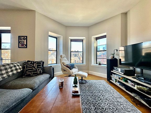 2nd image of 34 Gloucester St APT 4