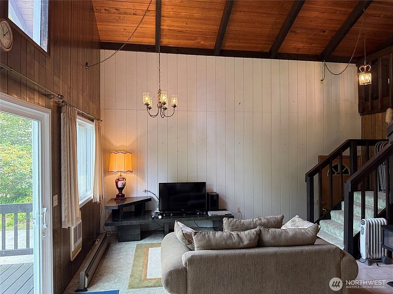 5th image of 32216 R Place