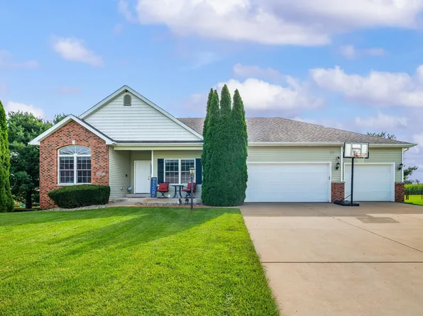 69265 Sundance Dr, Edwardsburg, MI 49112