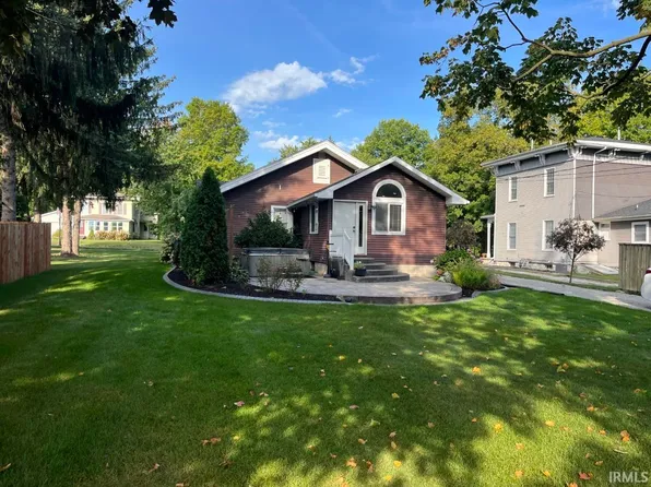 416 S Main St, Middlebury, IN 46540