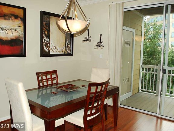 4th image of 2103 Highcourt Ln APT 301