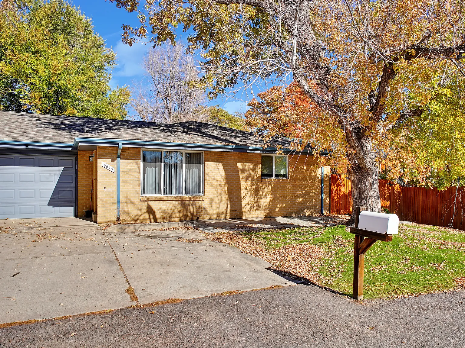 3 bed, $2,700 — Photo 2