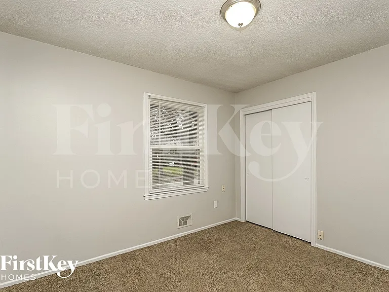 11943 Manchester Ave — Photo 12