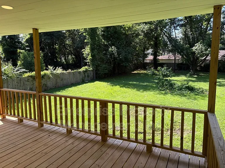6843 Autumnhill Ln — Photo 48