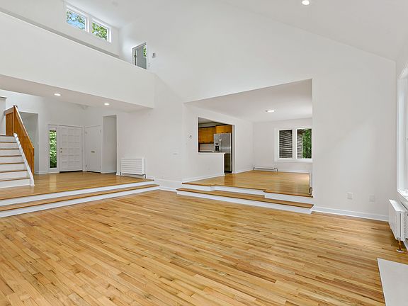 LindaH-16 Deer Hill 02.JPG