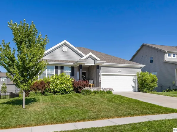 12015 S 212th St, Gretna, NE 68028