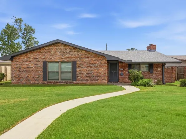 4020 Pleasant Dr, Lake Charles, LA 70605