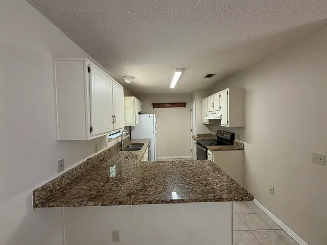 501 Robinson Avenue East - 1 — Photo 4
