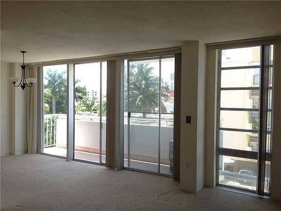 3rd image of 8001 Byron Ave APT 4E